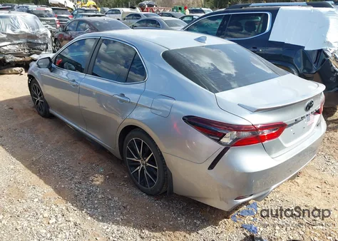2021 Toyota Camry Se z USA, uszkodzony, nr VIN 4T1G11AKXMU417976